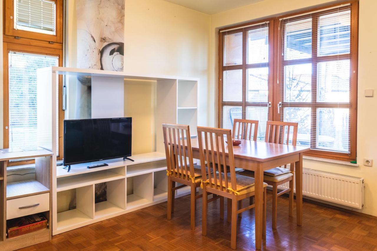 Relax Apartment In Banovci 维尔兹 外观 照片